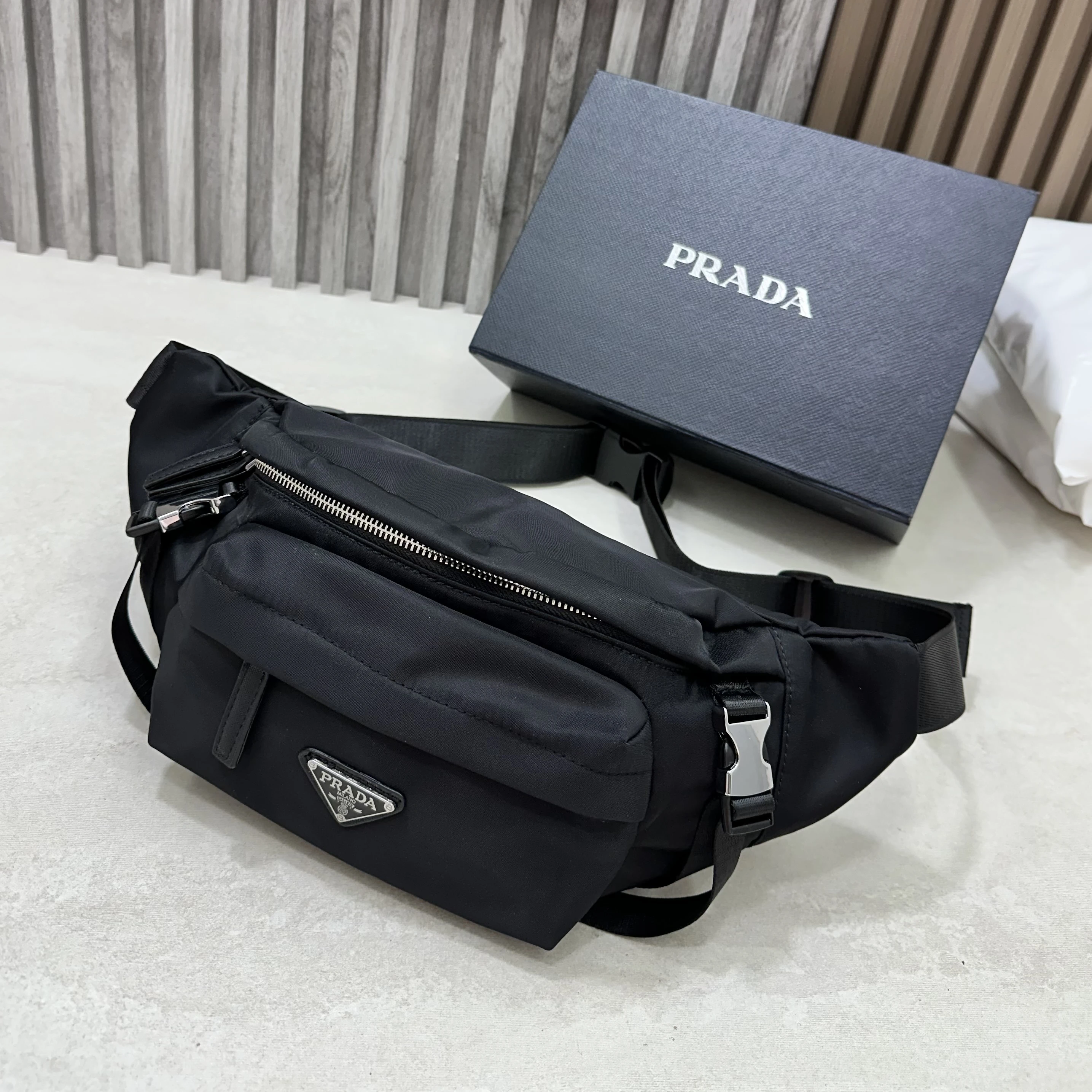 Sacoche banane prada